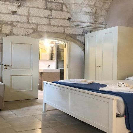 Villa Odegos Monolocali Vico Sant'Antonio à Carpignano Salentino Extérieur photo