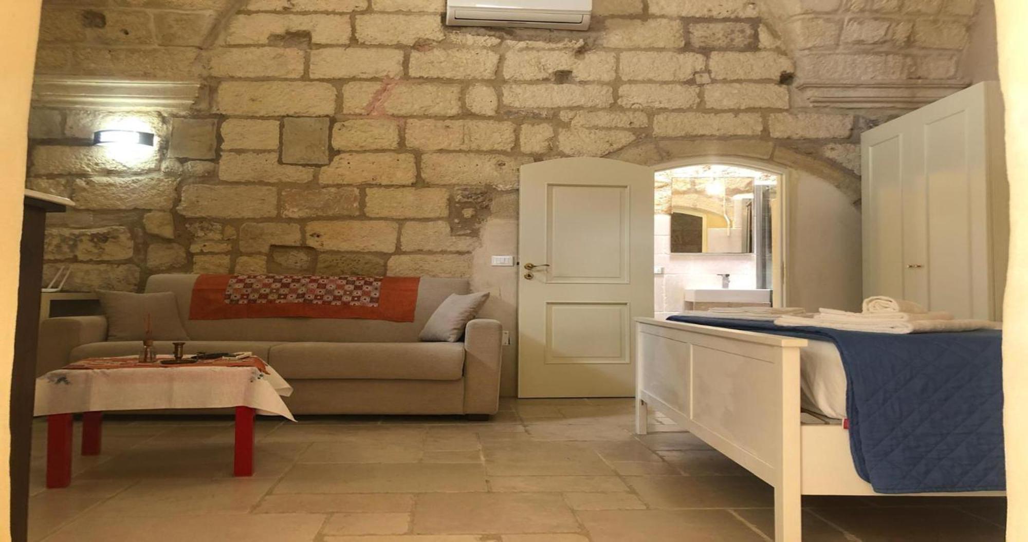 Villa Odegos Monolocali Vico Sant'Antonio à Carpignano Salentino Extérieur photo