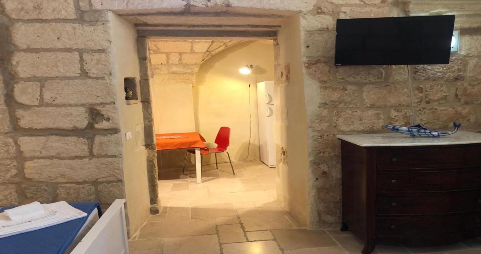 Villa Odegos Monolocali Vico Sant'Antonio à Carpignano Salentino Extérieur photo